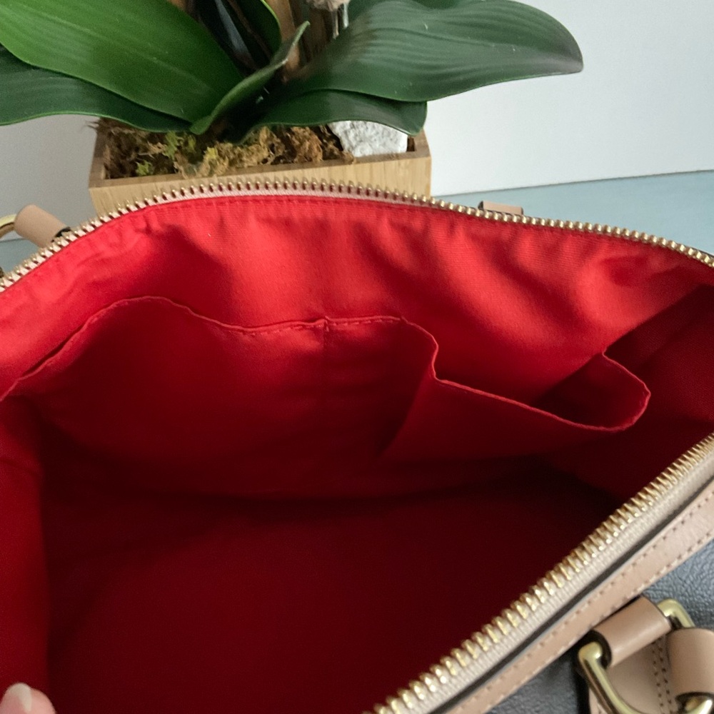 Coach Bag with Red Interior - Picture 3 of 6